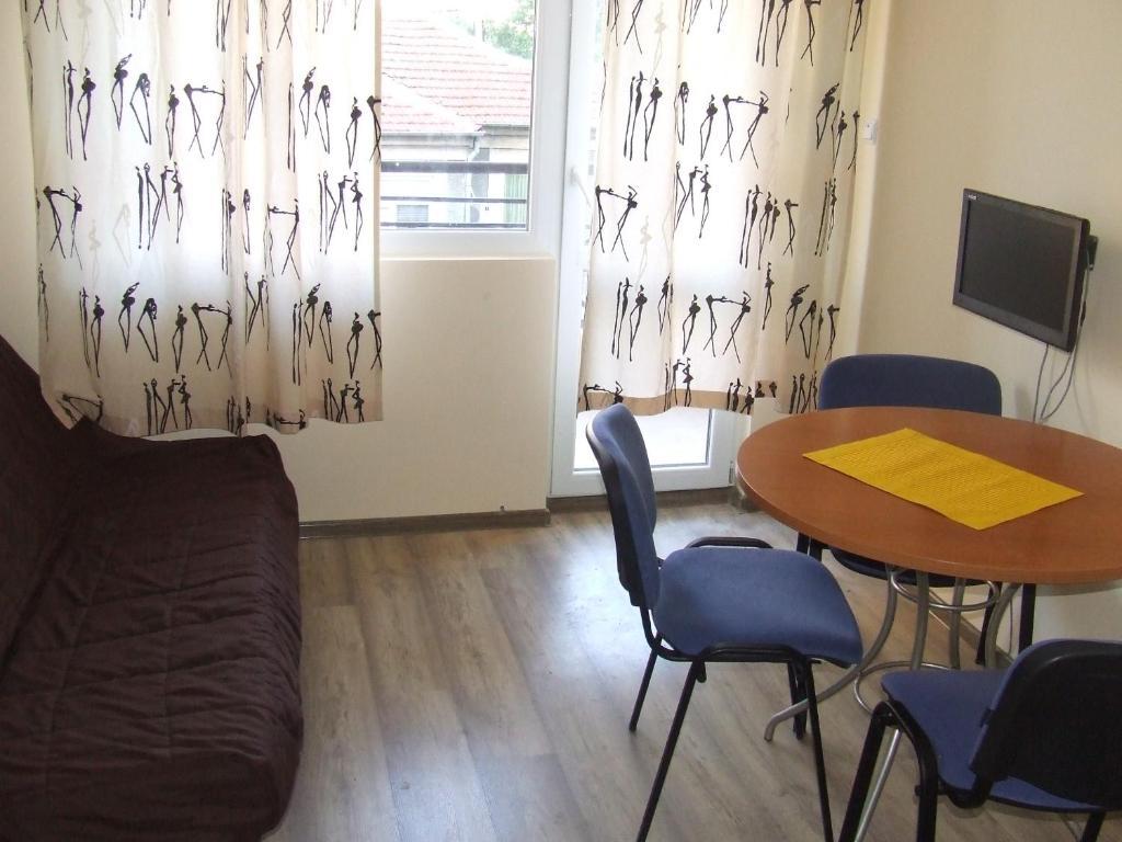 Asparuhov Guest Rooms And Apartments Varna Room photo